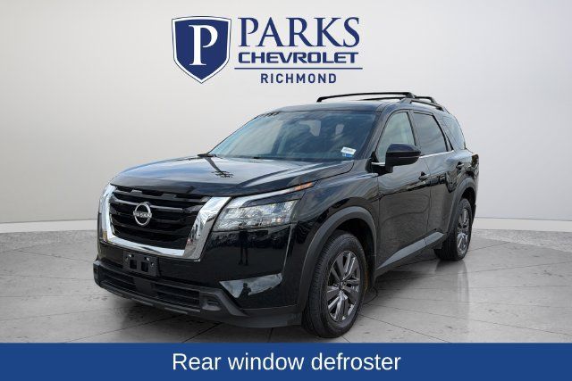 Used 2023 Nissan Pathfinder SV AWD/4WD image 3