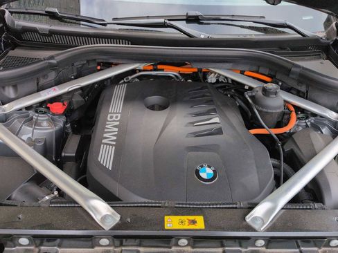 Used 2025 BMW X5 xDrive50e w/ Executive Package image 15