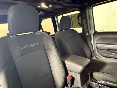 Used 2019 Jeep Wrangler Unlimited Sahara image 62