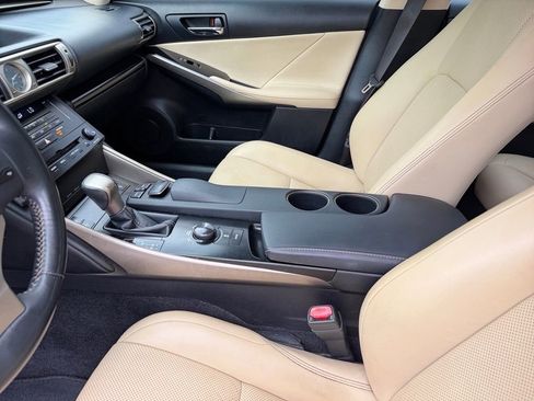 Used 2014 Lexus IS 250 w/ Navigation Package RWD image 12
