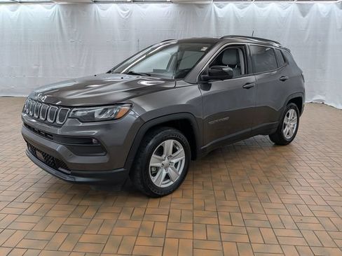 Used 2022 Jeep Compass Latitude w/ Convenience Group FWD image 4