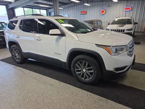 Used 2018 GMC Acadia SLT AWD/4WD image 4