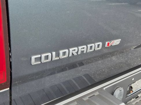 Used 2017 Chevrolet Colorado LT w/ LT Convenience Package RWD image 16
