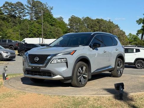 Used 2022 Nissan Rogue Platinum w/ Head-Up Display Package image 3