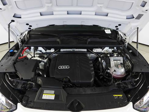 Used 2023 Audi Q5 2.0T Premium w/ Convenience Package image 6