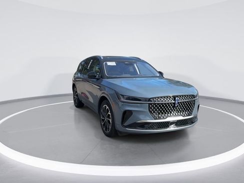 New 2026 Lincoln Nautilus Reserve image 2