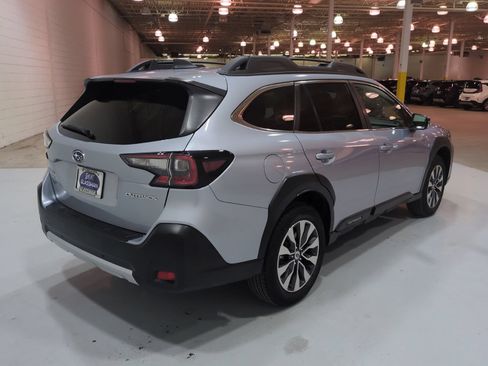Used 2024 Subaru Outback Limited AWD/4WD image 3