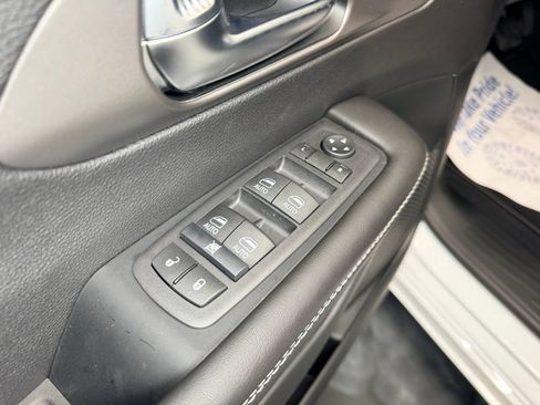 New 2027 Chrysler Pacifica Select FWD image 20