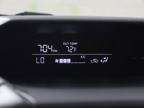 Used 2023 Subaru Crosstrek 2.0i AWD/4WD image 30