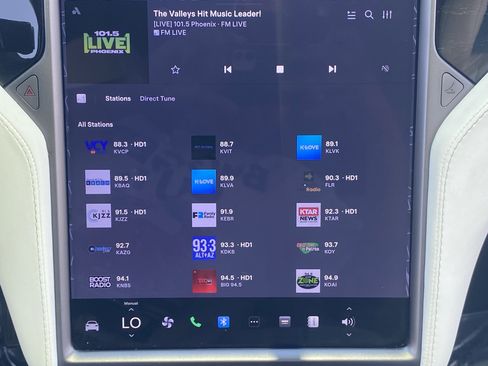 Used 2020 Tesla Model X Long Range AWD/4WD image 23