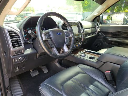 Used 2018 Ford Expedition Platinum RWD image 19