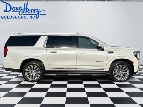 Used 2024 GMC Yukon XL Denali w/ Denali Reserve Package AWD/4WD image 6
