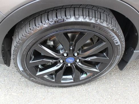 Used 2017 Ford Escape SE w/ SE Sport Appearance Package AWD/4WD image 19