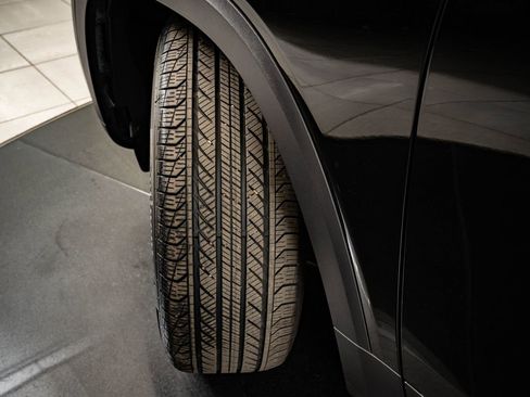 Certified 2025 Mercedes-Benz GLB 250 4MATIC image 39