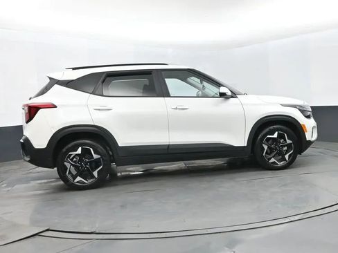 Used 2025 Kia Seltos S FWD image 4