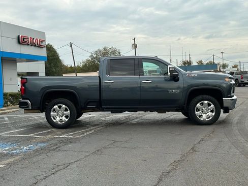 Used 2020 Chevrolet Silverado 2500 LTZ w/ LTZ Texas Edition image 4