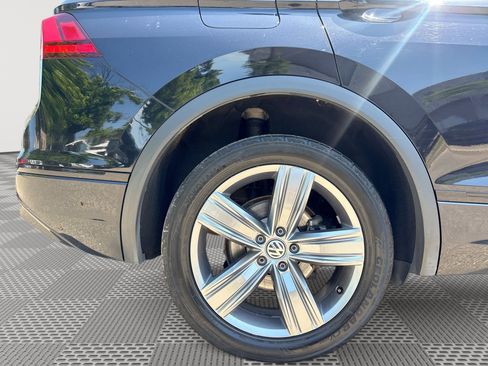 Used 2020 Volkswagen Tiguan SE R-Line AWD/4WD image 30