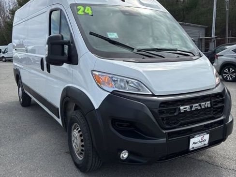 Used 2024 RAM ProMaster 2500 w/ Convenience Group image 1