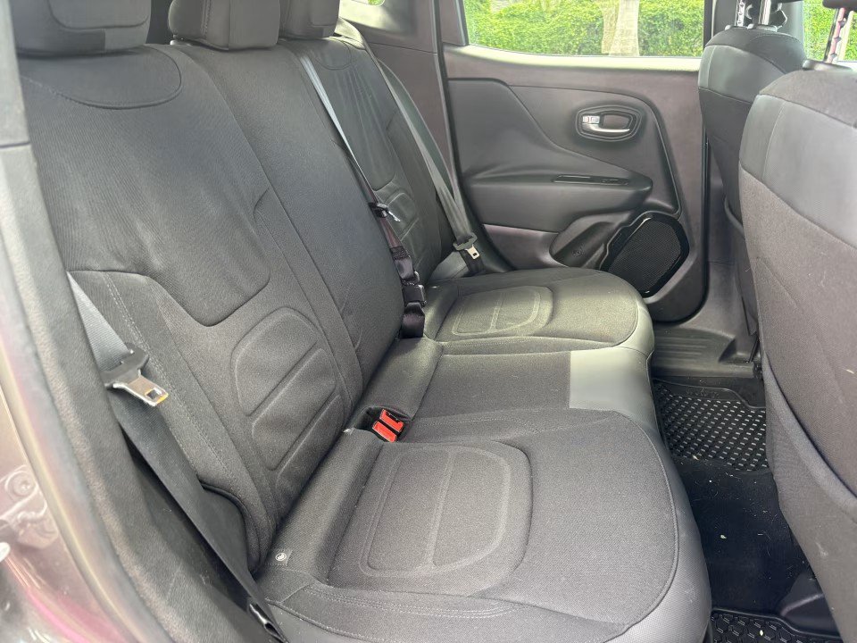 Used 2017 Jeep Renegade Altitude AWD/4WD image 21