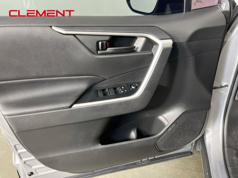 Used 2022 Toyota RAV4 LE FWD image 24