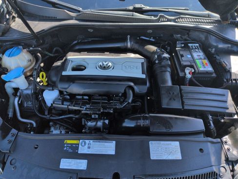 Used 2014 Volkswagen GTI Wolfsburg Edition image 34