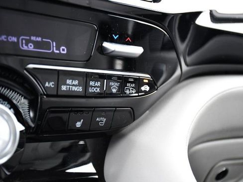 Certified 2026 Acura MDX FWD w/ Technology Package image 15