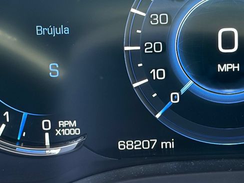 Used 2018 Cadillac Escalade Luxury RWD image 12