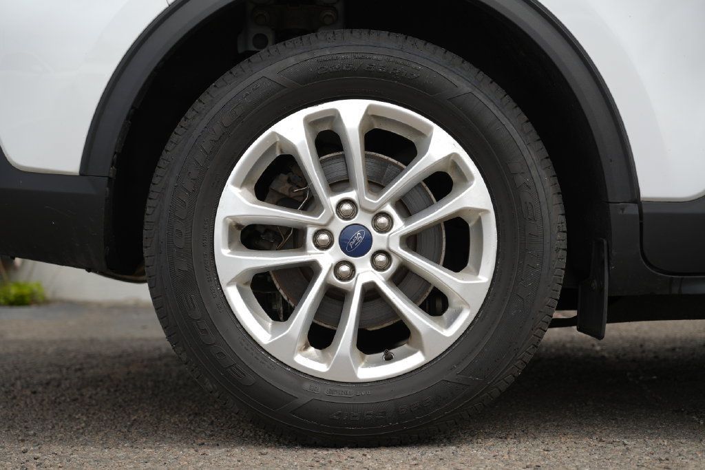 Used 2020 Ford Escape SE FWD image 11