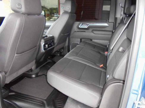 Used 2025 Chevrolet Silverado 2500 LTZ w/ Trail Boss Package AWD/4WD image 9
