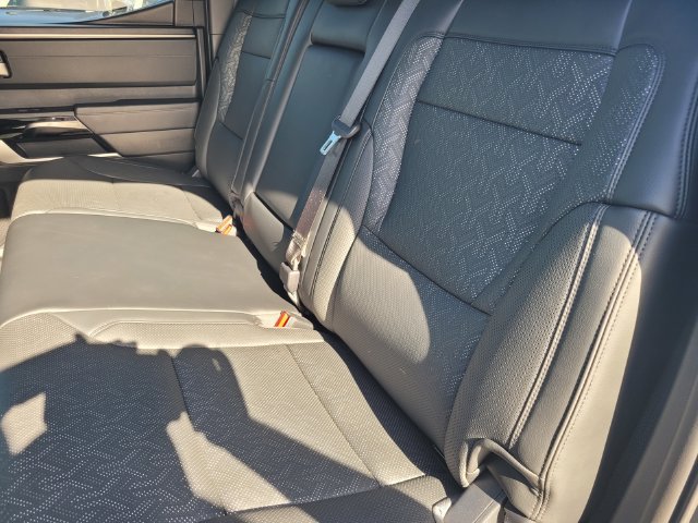 Used 2025 Toyota Tundra Limited AWD/4WD image 15
