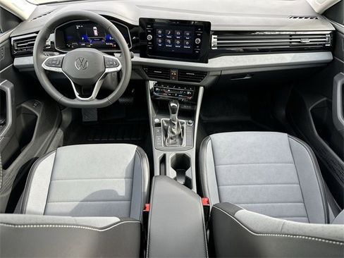 New 2026 Volkswagen Jetta SE image 29