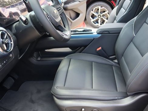 New 2025 Chevrolet Equinox EV LT w/ Convenience Package II image 8