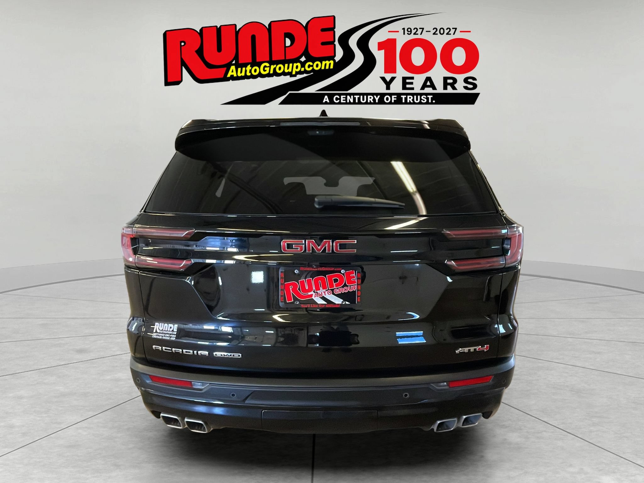 Used 2024 GMC Acadia AT4 w/ Super Cruise Package AWD/4WD image 4