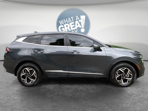 Used 2024 Kia Sportage LX AWD/4WD image 2