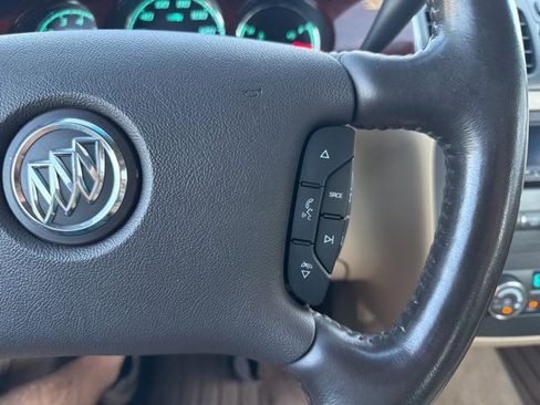 Used 2011 Buick Lucerne CXL image 16