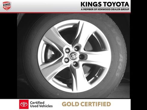 Used 2024 Toyota Highlander LE AWD/4WD image 10