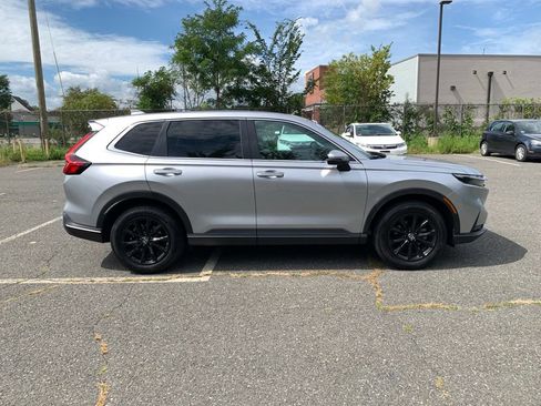 Used 2024 Honda CR-V EX image 2