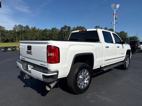 Used 2016 GMC Sierra 2500 Denali w/ Duramax Plus Package AWD/4WD image 3