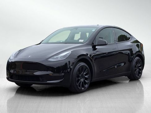Used 2023 Tesla Model Y 2WD image 9