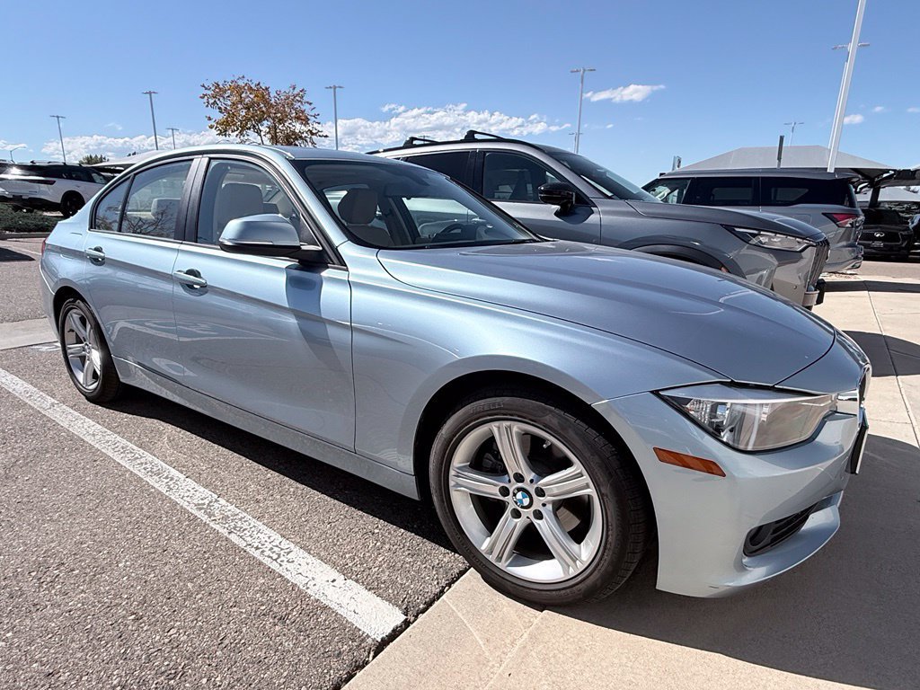 Used 2014 BMW 320i xDrive Sedan AWD/4WD image 2