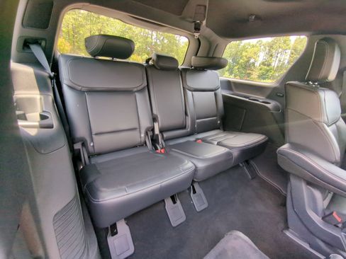 Used 2025 Ford Expedition Platinum w/ Stealth Performance Package AWD/4WD image 24