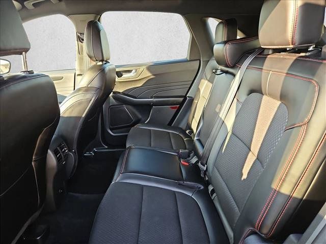 Used 2025 Ford Escape ST-Line Select AWD/4WD image 18