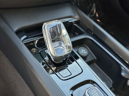 Certified 2023 Volvo V60 B5 Cross Country Ultimate w/ Climate Package image 14