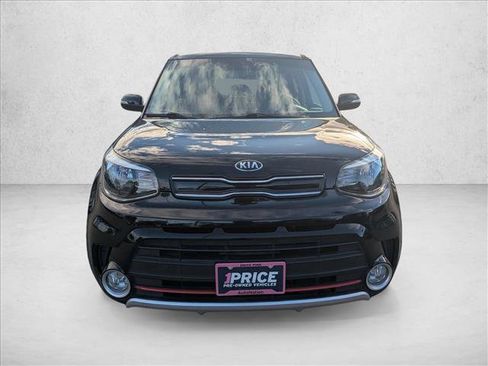 Used 2018 Kia Soul ! FWD image 2