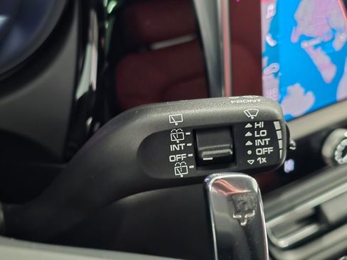 Certified 2025 Porsche Macan image 39