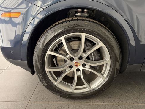 New 2026 Porsche Cayenne image 10