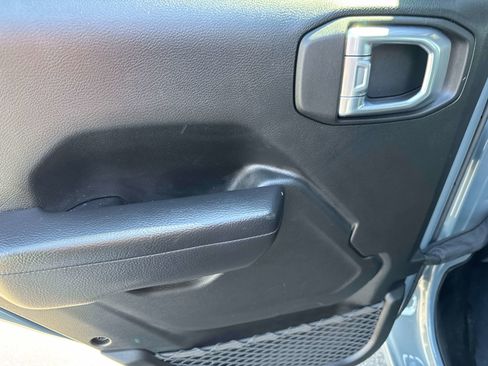 Used 2024 Jeep Wrangler Unlimited w/ Convenience Group image 7