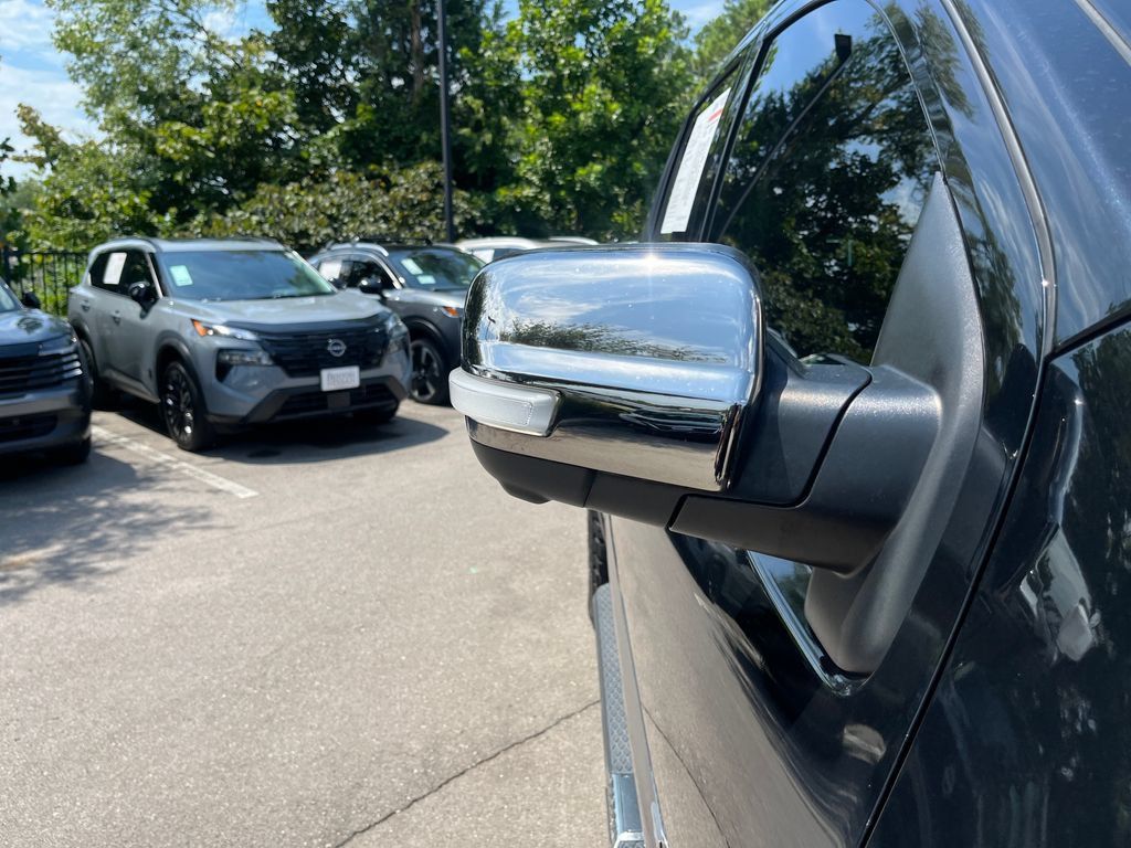 Used 2019 Nissan Titan Platinum Reserve AWD/4WD image 39
