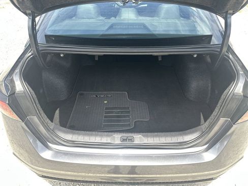 Used 2024 Nissan Altima 2.5 SR FWD image 19
