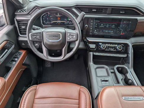 Certified 2024 GMC Sierra 2500 Denali Ultimate AWD/4WD image 10